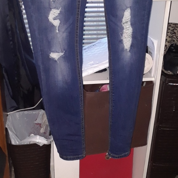 Jeans - Picture 2 of 4